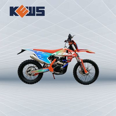 Motocicleta Enduro de 300cc con 19KW de potencia y 120KM/H de velocidad