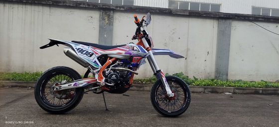 Movimiento estupendo de las motocicletas NC300S 300CC cuatro de Motard del motor refrigerado por agua de Kews