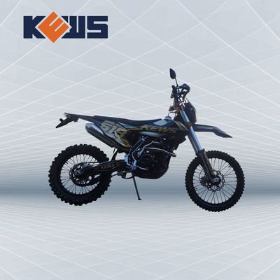 Motocicleta negra en euro de la etiqueta engomada 300CC del oro 4 motocicletas NC300S en las bicis de la suciedad del camino