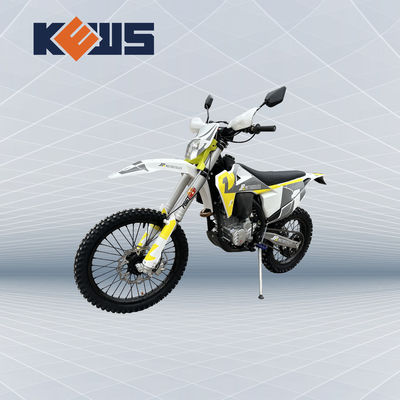 El aire de CB250 120KM/H K22 refrescó 4 bicis de la suciedad del movimiento con el sistema completo