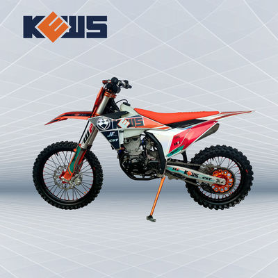 Motocicletas rojas y negras K23 del motor de cuatro movimientos de la suciedad de la bici en Zongshen NC300S 300CC