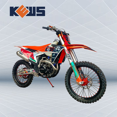 Motocicletas rojas y negras K23 del motor de cuatro movimientos de la suciedad de la bici en Zongshen NC300S 300CC