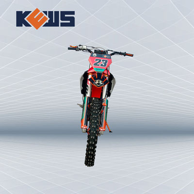 Motocicletas rojas y negras K23 del motor de cuatro movimientos de la suciedad de la bici en Zongshen NC300S 300CC