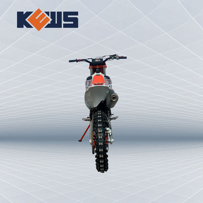 Motocicletas rojas y negras K23 del motor de cuatro movimientos de la suciedad de la bici en Zongshen NC300S 300CC