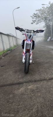 Movimiento estupendo de las motocicletas NC300S 300CC cuatro de Motard del motor refrigerado por agua de Kews