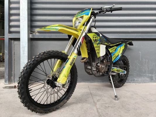 Rendimiento todoterreno con KEWS 176fmn YB300H Enduro K23 de cuatro tiempos