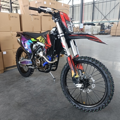 Motocicleta Enduro Loncin YBS300 292cc Refrigerada por Líquido de 4 Tiempos