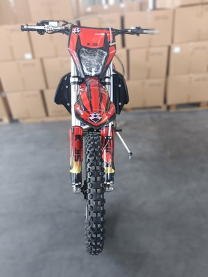 Motocicleta Enduro Loncin YBS300 292cc Refrigerada por Líquido de 4 Tiempos